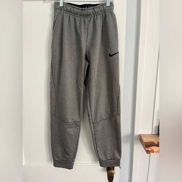 Nike Joggers - Picture 1 of 1
